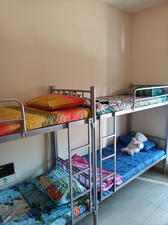 Omar Vacation Hostel Dubai Exterior photo